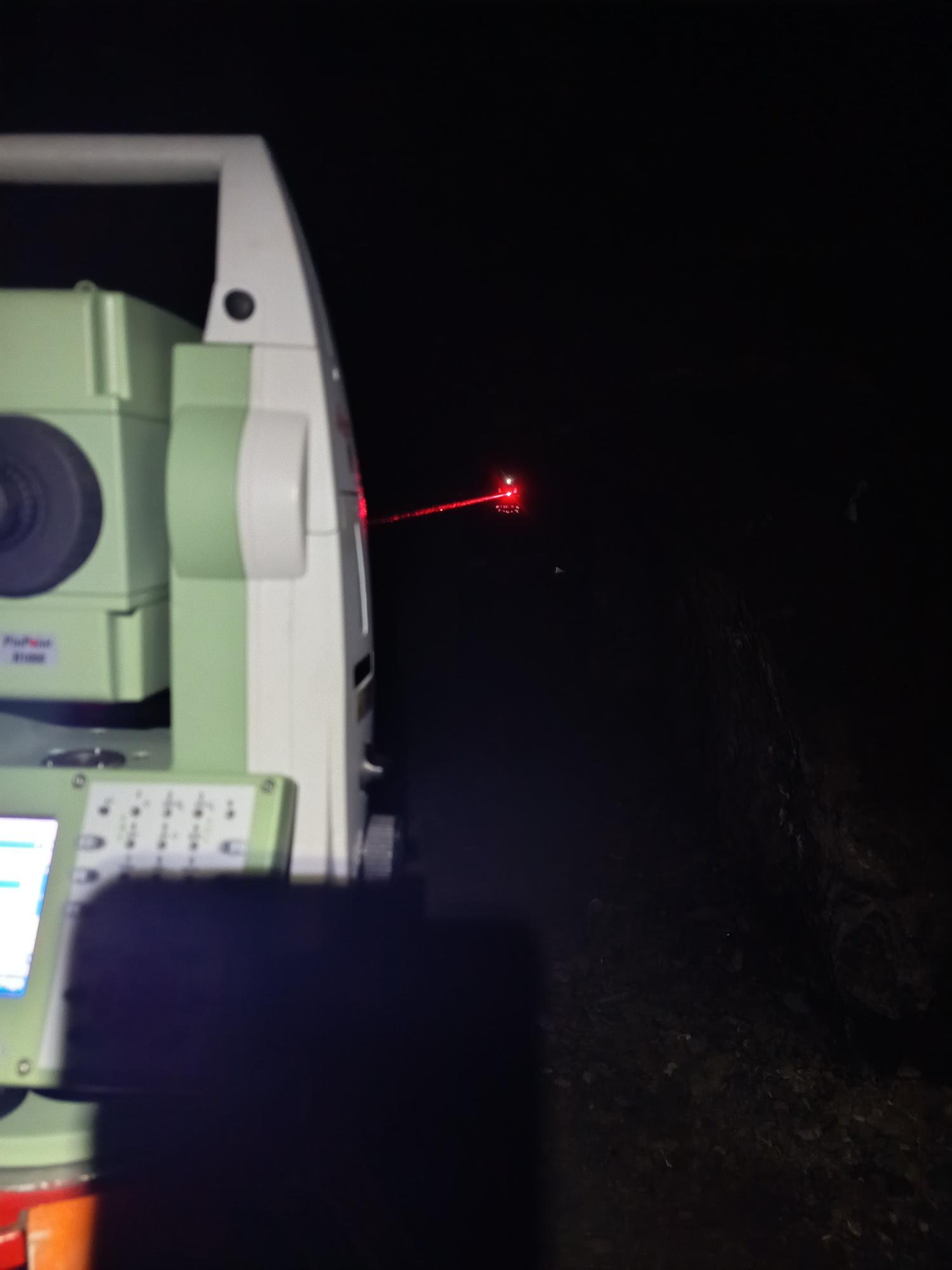 Matériel de scan dans la grotte